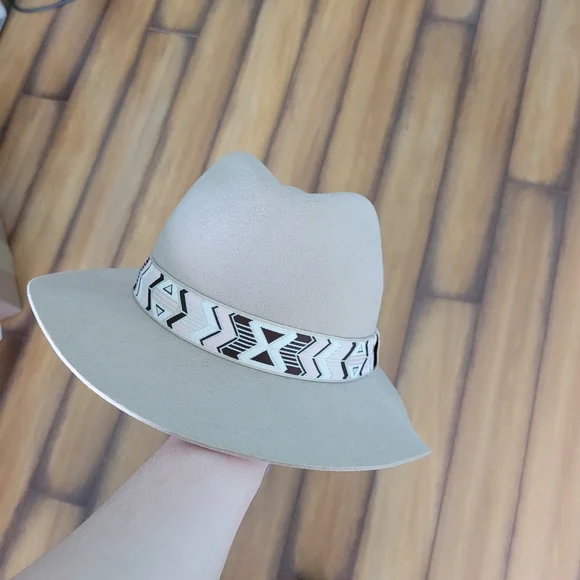 Cream Fedora - Picture 9 of 10